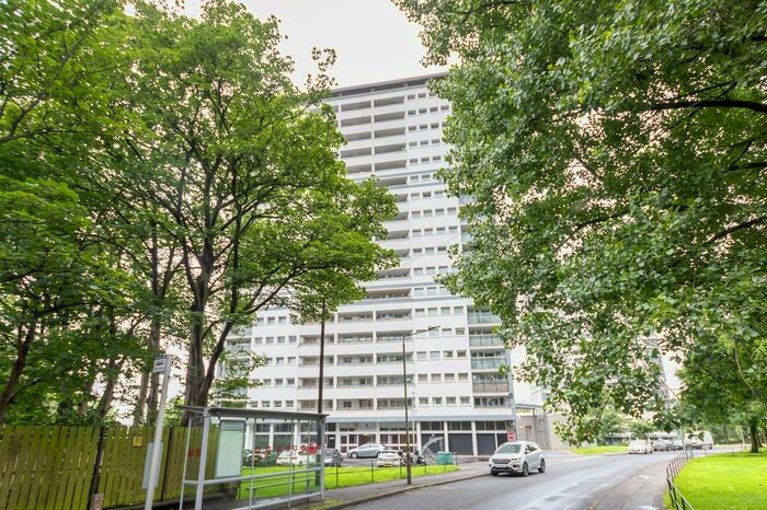 2 Bedroom Flat To Rent In Broomhill Lane, Thornwood, Glasgow, G11