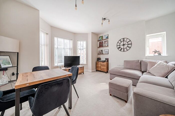 1 Bedroom Flat For Sale In Hill Lane, Shirley, Southampton, Hampshire, SO15