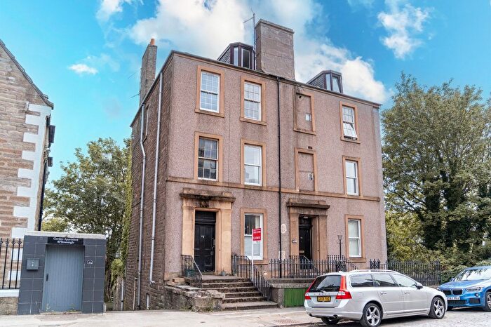 4 Bedroom Flat For Sale In B Roseangle, Dundee, DD1