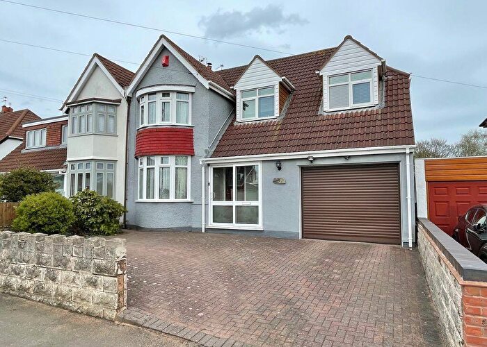 4 Bedroom Semi Detached House For Sale In Warren Road, Birmingham, B44