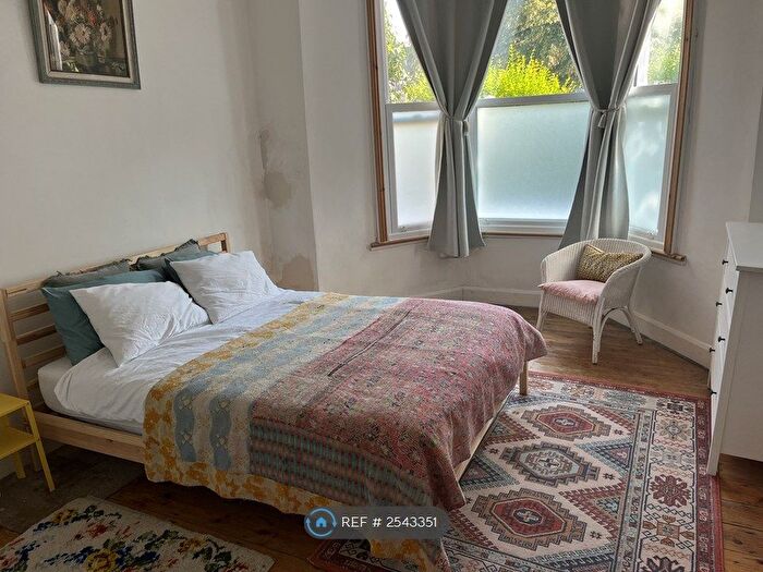 2 Bedroom Flat To Rent In Brooke Road, London, E5