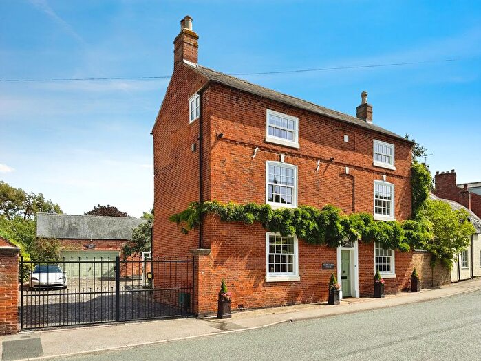 6 Bedroom Detached House For Sale In Main Street, Large Refurbished Farmhouse, Swimming Pool, LE17