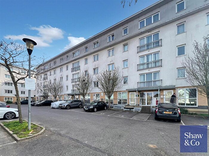 1 Bedroom Flat For Sale In Canalside Gardens, Southall, UB2