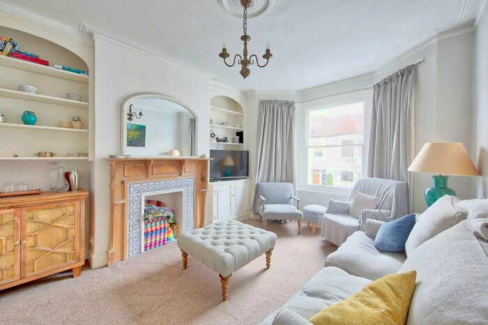 2 Bedroom Maisonette To Rent In Daphne Street, Earlsfield SW18