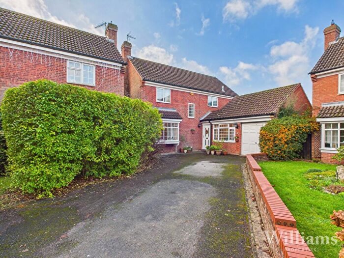 4 Bedroom Detached House For Sale In Newell Close, Aylesbury, HP21