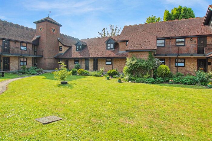 2 Bedroom Flat For Sale In Clarendon Mews, Bexley, DA5