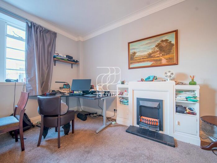 Studio To Rent In Tavistock Court, London, WC1H