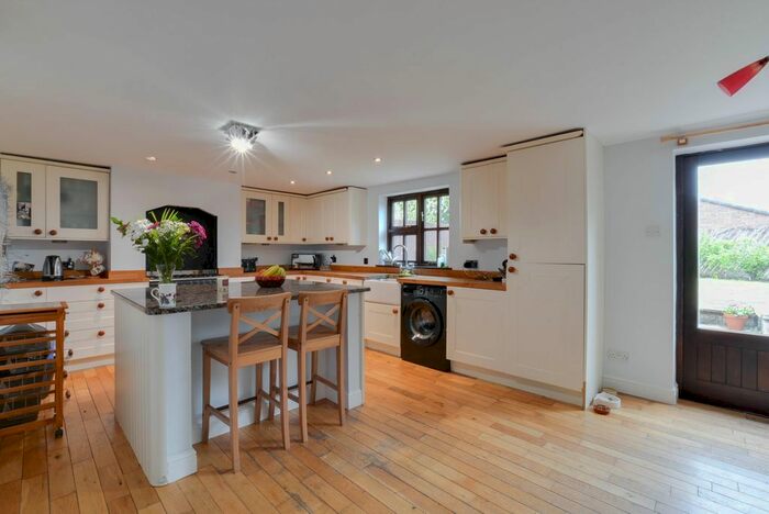 3 Bedroom Cottage To Rent In Doggetts Lane, Westbury, BA13