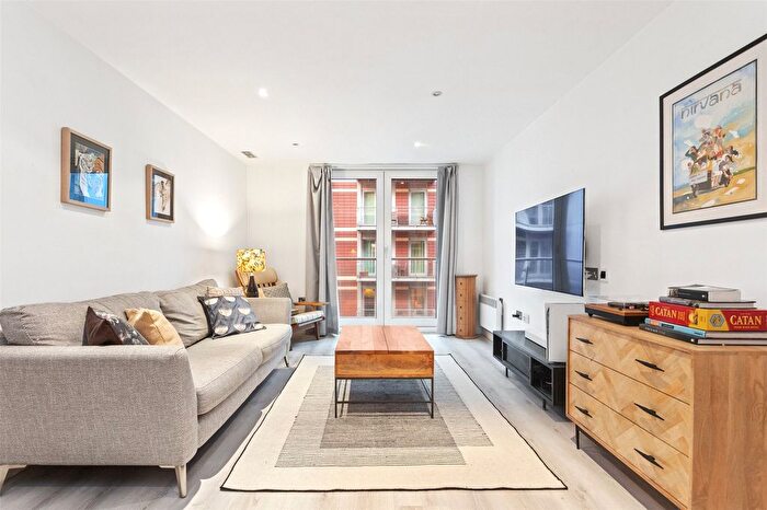 1 Bedroom Flat To Rent In Albert Embankment, Vauxhall, London, SE1