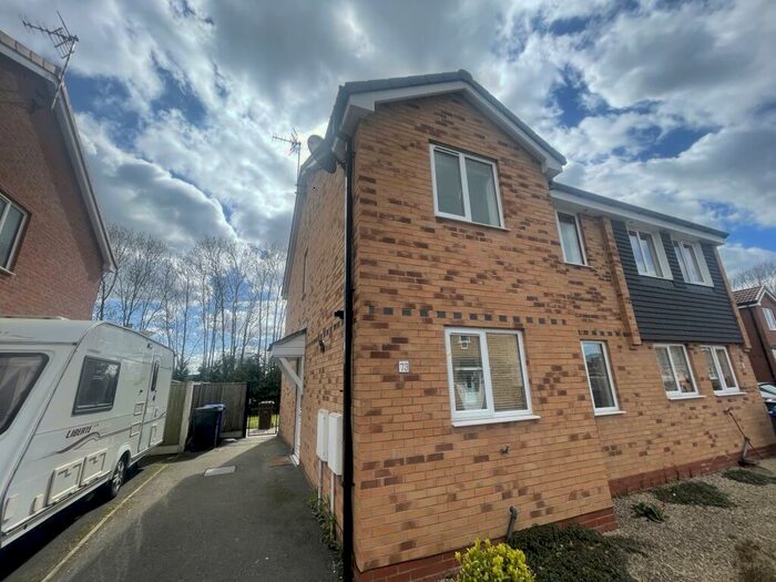 3 Bedroom Semi-Detached House To Rent In Dunbar Close, Long Eaton, NG10