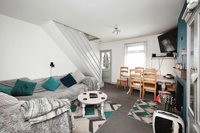 3 Bedroom Terraced House For Sale In Mayfield Avenue, Dover, Kent, CT16
