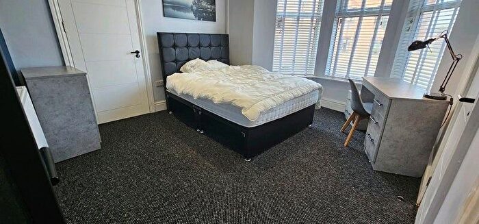 5 Bedroom House To Rent In Park Bank, Salford, M5