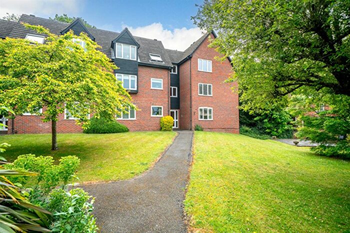 2 Bedroom Property For Sale In Christchurch Close, St. Albans, AL3