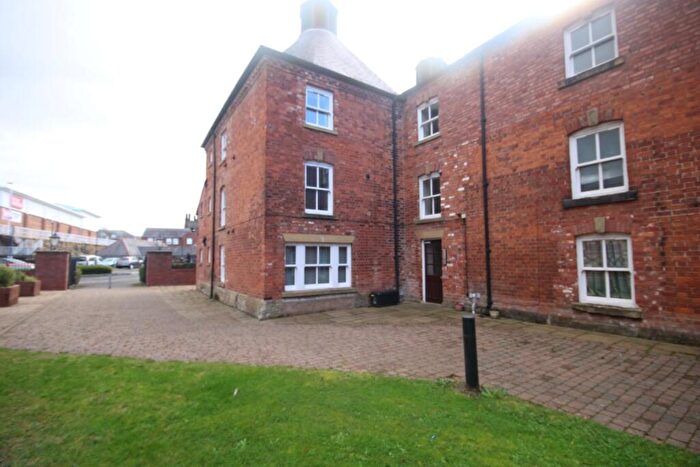2 Bedroom Flat To Rent In Yr Werddon, Wrexham, LL13