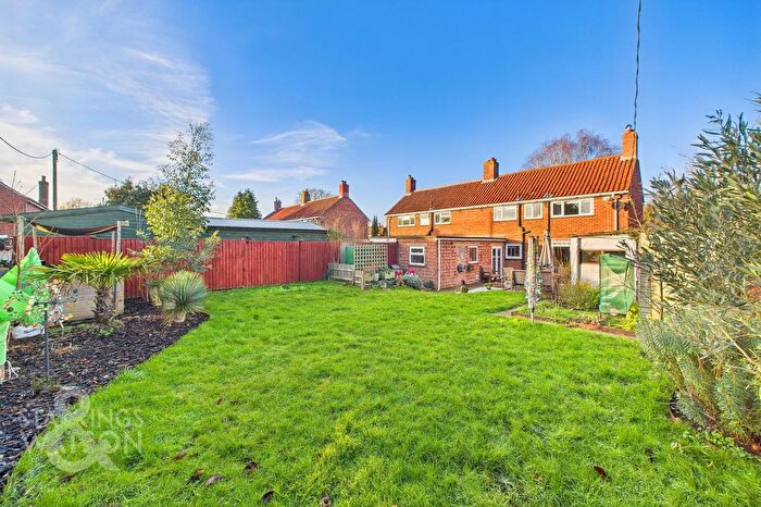 3 Bedroom Semi-Detached House For Sale In The Street, Ashwellthorpe, Norwich, NR16