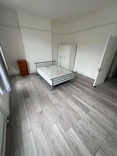 4 Bedroom Flat To Rent In Caledonian Road, London, N7