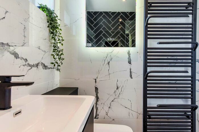 2 Bedroom Maisonette To Rent In Woodlands Court, Alton, GU34