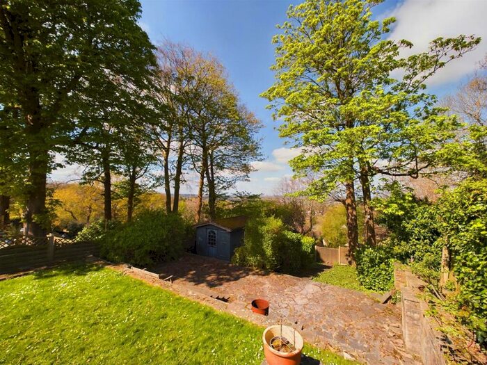 3 Bedroom Detached House For Sale In Addington Road, South Croydon, CR2