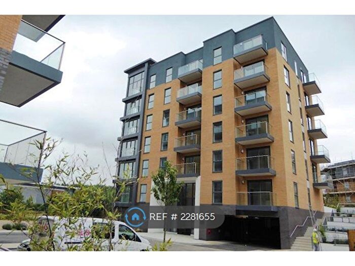 2 Bedroom Flat To Rent In Osprey House, Reading, RG2
