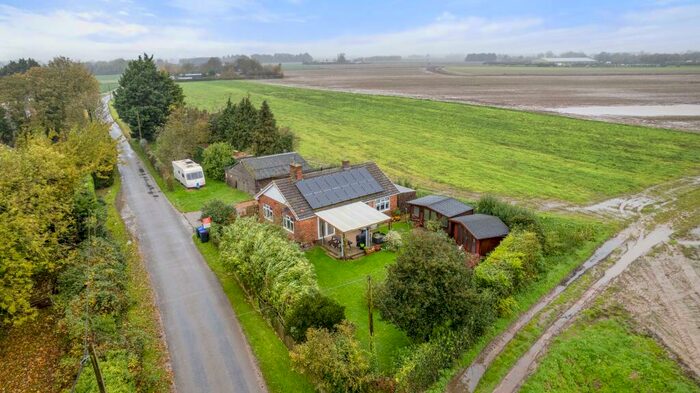 3 Bedroom Detached Bungalow For Sale In Seadyke Road, Old Leake, Boston, PE22