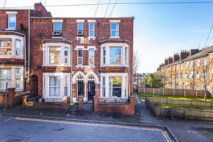 1 Bedroom Flat To Rent In Wellington Square, Nottingham, NG7