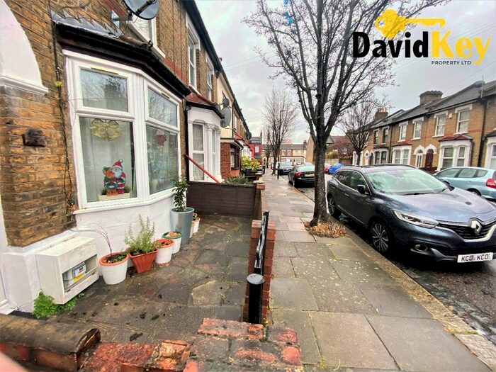 6 Bedroom Terraced House To Rent In Hythe Close, London N18