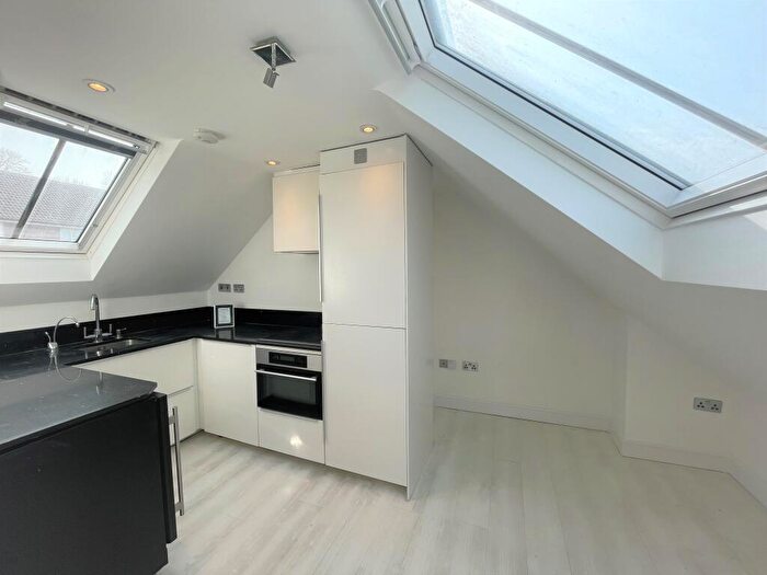 1 Bedroom Apartment To Rent In Victoria Road, Chesham, HP5