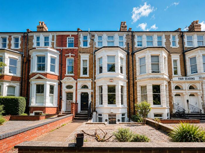 2 Bedroom Apartment For Sale In East Park Parade, Abington, Northampton, NN1