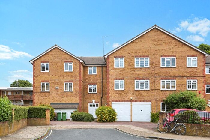 2 Bedroom Apartment For Sale In Havil Street, London, SE5