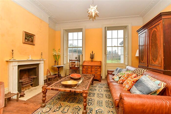 7 Bedroom Town House For Sale In Regency Close, Sheerness, Kent, ME12