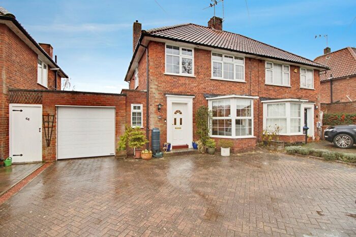 3 Bedroom Semi Detached House For Sale In Woodhall Lane, Welwyn Garden City, AL7