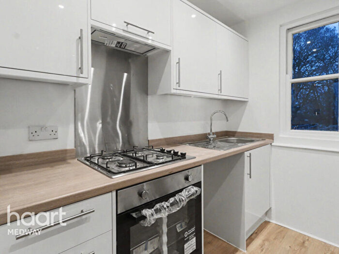 3 Bedroom Terraced House To Rent In Cornwallis Avenue, Gillingham, ME7