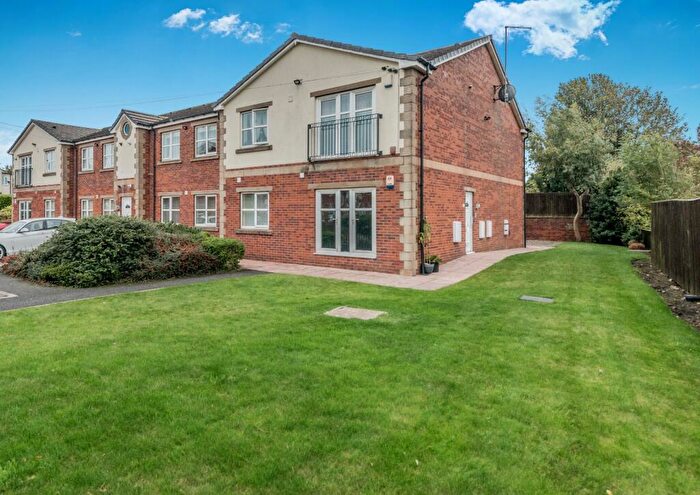 2 Bedroom Flat For Sale In Bradford Road, East Bierley, Bradford, BD4