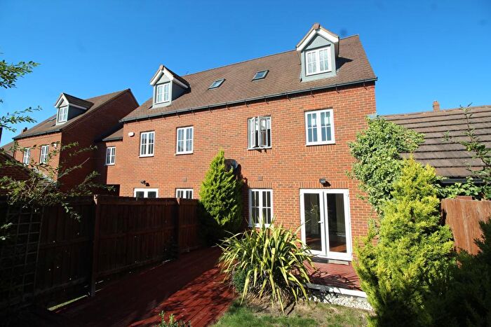 4 Bedroom Town House To Rent In Merman Rise, Oxley Park, MK4