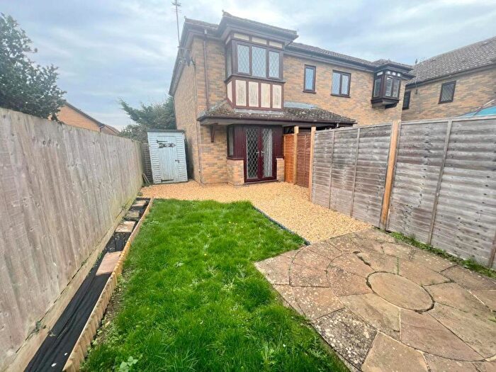 2 Bedroom Terraced House To Rent In Frenchmans Close, Toddington, LU5