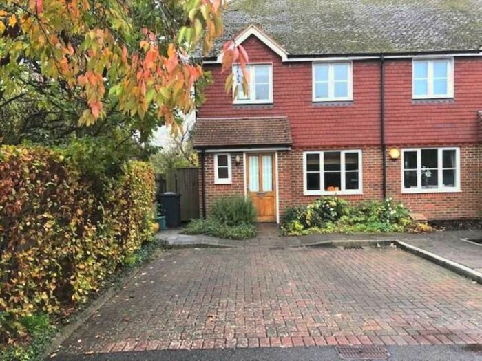 3 Bedroom End Of Terrace House To Rent In Queenhythe Crescent, Jacobs Well, GU4