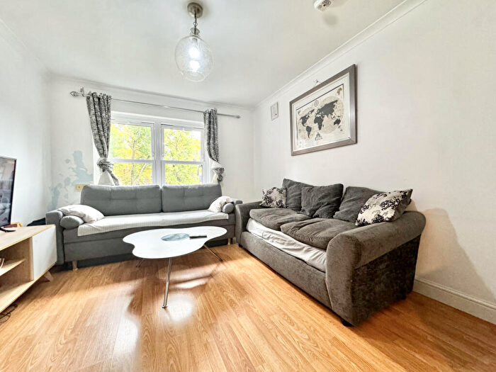 1 Bedroom Flat To Rent In Parkland Road, N22