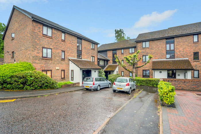 1 Bedroom Apartment To Rent In Talman Grove, Stanmore, HA7