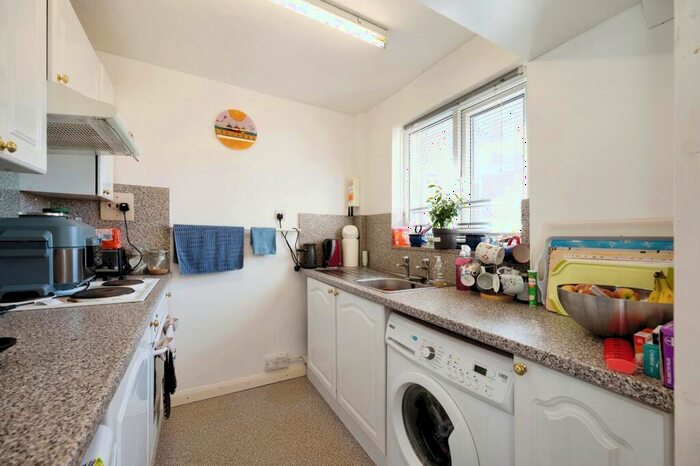 2 Bedroom Flat For Sale In Sea Front, Hayling Island, Hampshire, PO11