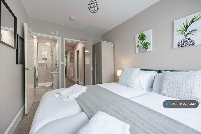 3 Bedroom Flat To Rent In Flexible & Short Term Renting, Brighton, BN1