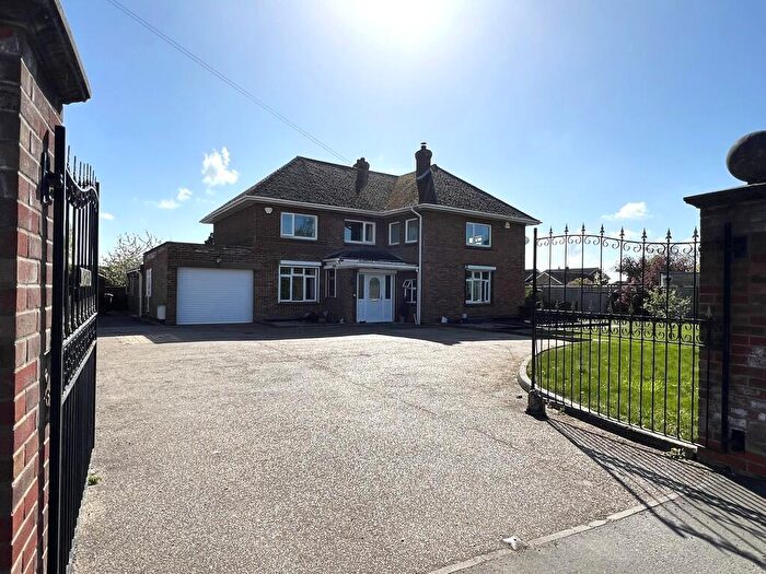 6 Bedroom Detached House For Sale In London Road, Chatteris, Cambs., PE16