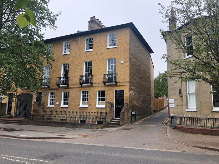 4 Bedroom Town House To Rent In High Street, Berkhamsted, HP4
