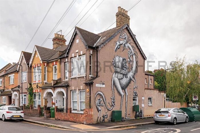 3 Bedroom Flat To Rent In Station Road, Walthamstow, E17