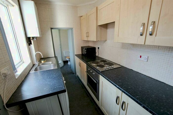2 Bedroom House To Rent In Lottie Road, Birmingham, B29