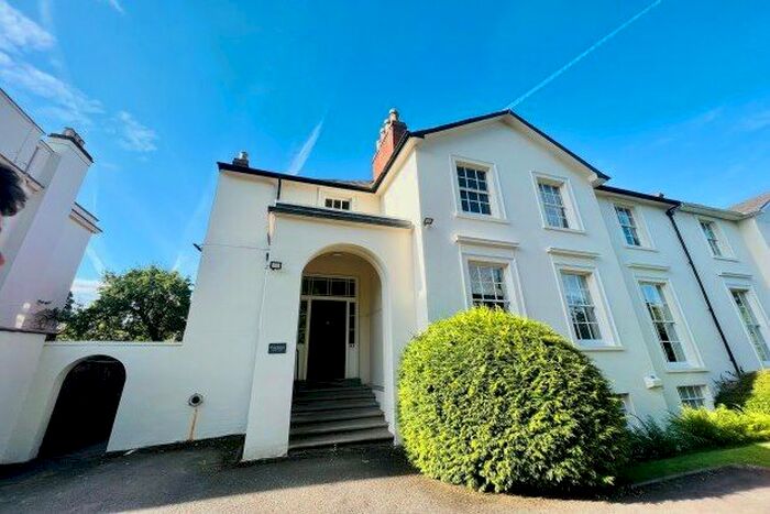 1 Bedroom Flat To Rent In Binswood Avenue, Leamington Spa, CV32