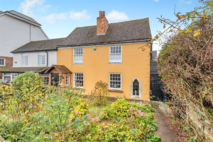 4 Bedroom Semi Detached House For Sale In Waterside Lane, Gillingham, Kent, ME7