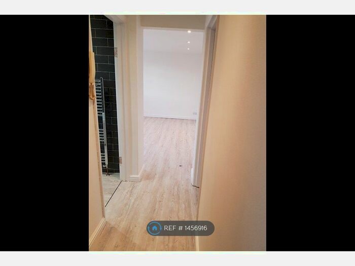 1 Bedroom Flat To Rent In Maurice House, Warley, Brentwood, CM14