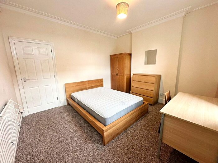 4 Bedroom Semi-Detached House To Rent In City Road, Nottingham, NG7