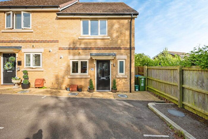 2 Bedroom Semi-Detached House For Sale In Meadow Way, Wing, Leighton Buzzard, LU7