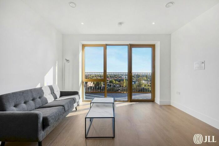 2 Bedroom Flat To Rent In Capital Interchange Way, Brentford, TW8